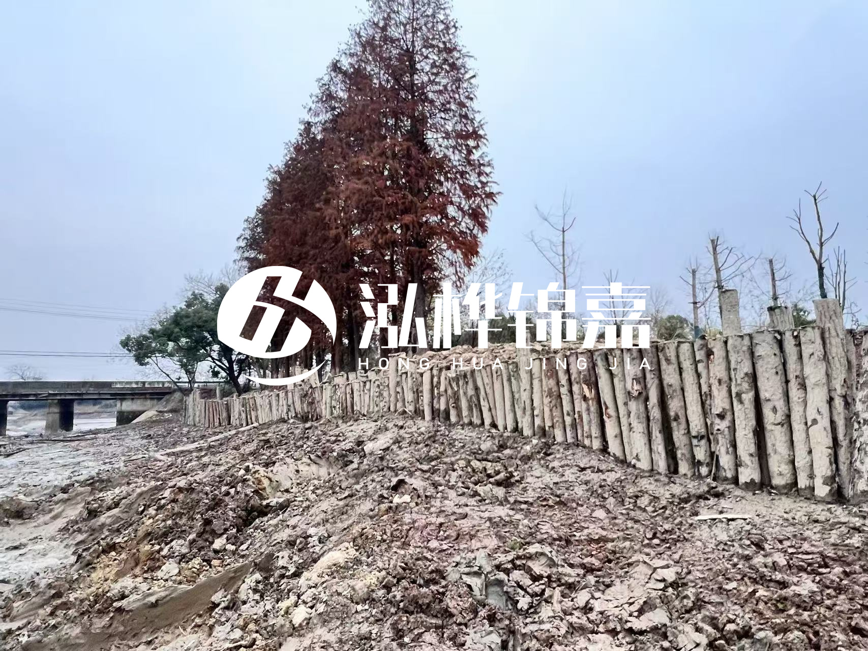 平?jīng)鐾跈C(jī)打木樁專業(yè)施工-松木樁工程量怎么計(jì)算的？